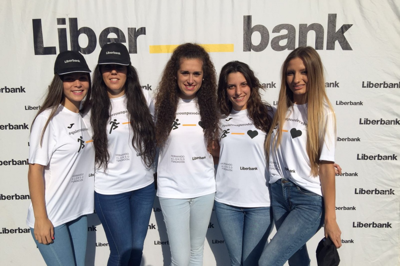 Azafatas V Carrera Solidaria Fundación Fernando Alonso - Liberbank